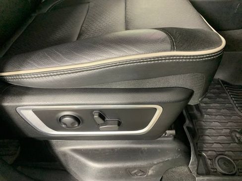 Used 2022 RAM 1500 Laramie AWD/4WD image 26