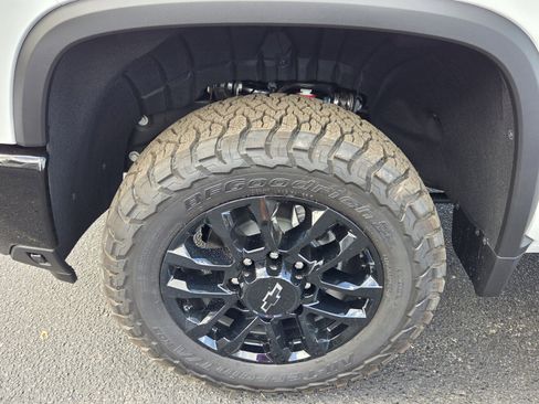 New 2026 Chevrolet Silverado 2500 LT w/ Trail Boss Package AWD/4WD image 4