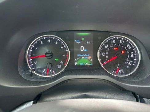 Used 2020 Toyota RAV4 XLE FWD image 23