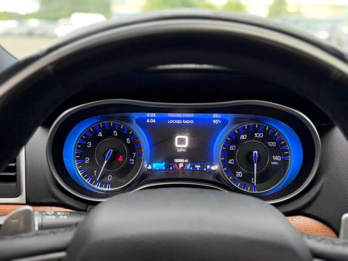 Used 2015 Chrysler 300 C Platinum w/ Harman/Kardon Audio Group RWD image 30