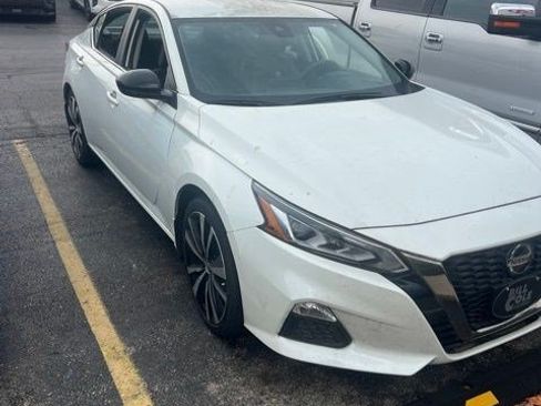 Used 2022 Nissan Altima 2.5 SR FWD image 3
