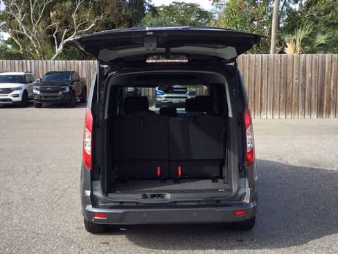 Certified 2017 Ford Transit Connect XLT image 10