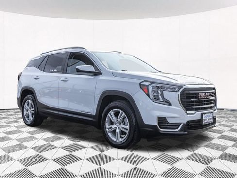 Used 2023 GMC Terrain SLE w/ Driver Convenience Package FWD image 12