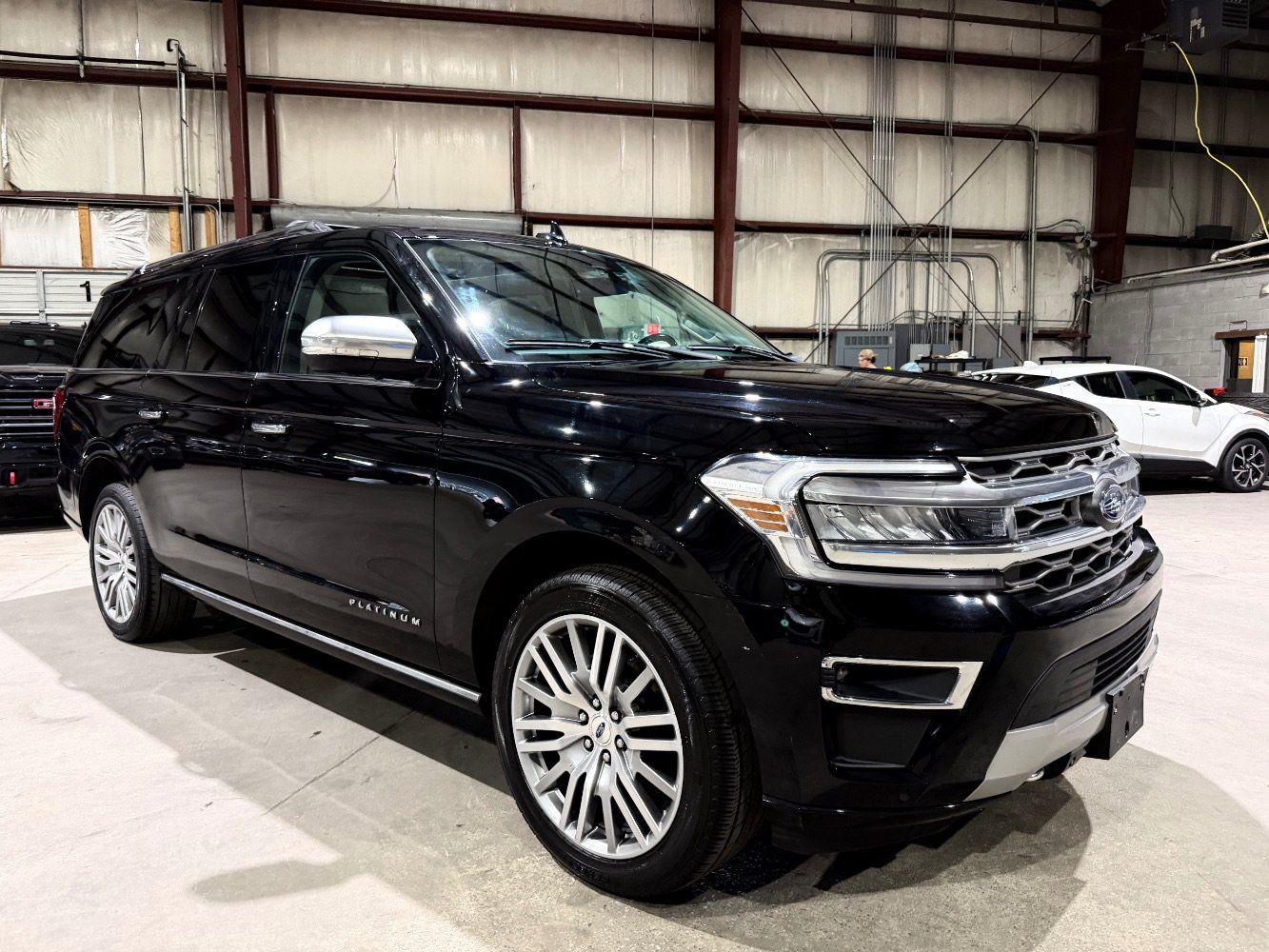 Used 2023 Ford Expedition Max Platinum AWD/4WD image 2