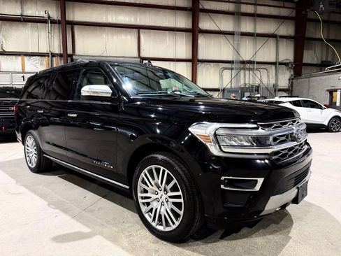 Used 2023 Ford Expedition Max Platinum AWD/4WD image 2