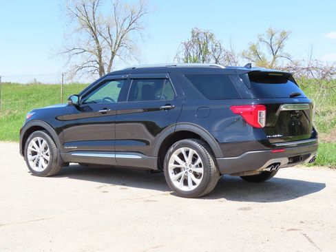Used 2023 Ford Explorer Platinum w/ Technology Package AWD/4WD image 6