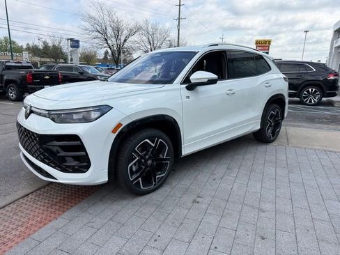 New 2026 Volkswagen Tiguan SEL R-Line AWD/4WD image 3