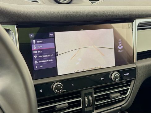 Certified 2025 Porsche Macan AWD/4WD image 21