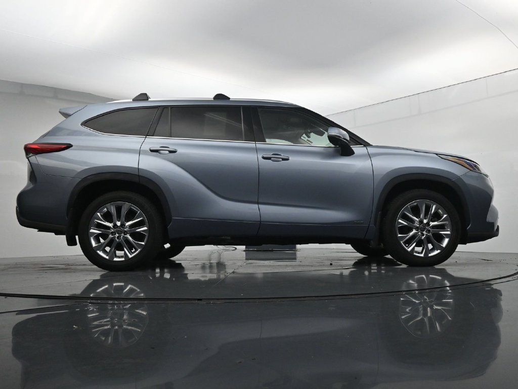 Used 2023 Toyota Highlander Limited AWD/4WD image 38