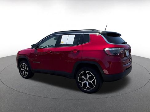 Used 2025 Jeep Compass Limited AWD/4WD image 10