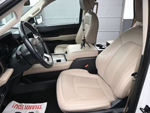 Used 2024 Ford Expedition Limited RWD image 19