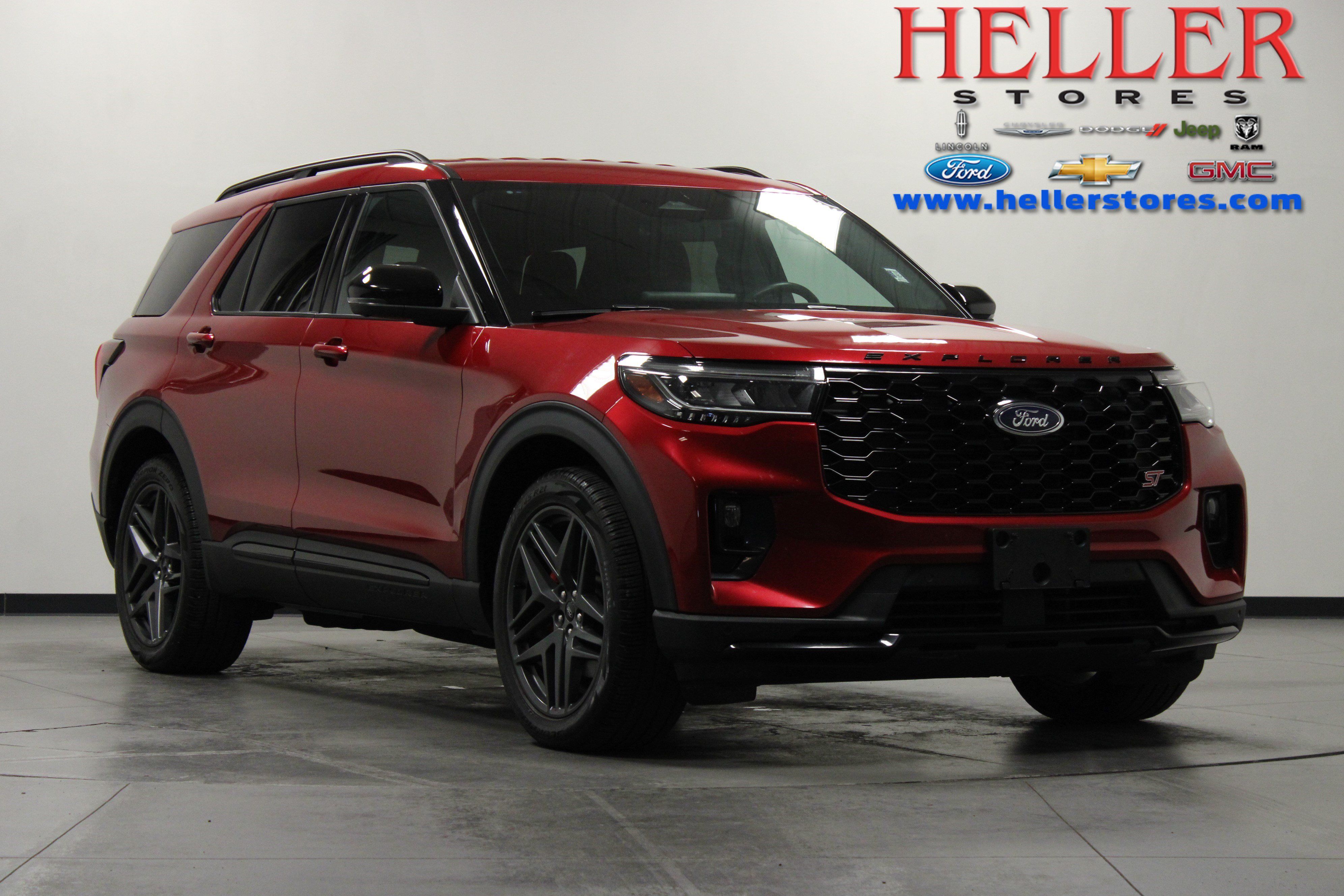 Used 2025 Ford Explorer ST RWD image 1