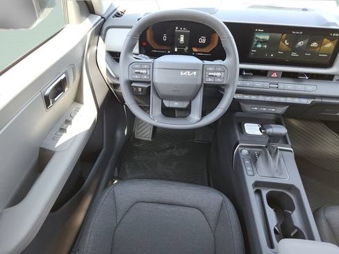 New 2027 Kia Seltos S FWD image 16