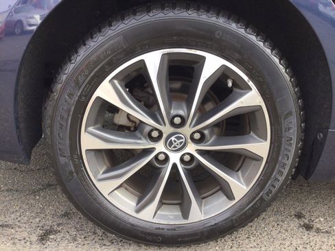 Used 2017 Toyota Avalon XLE image 28