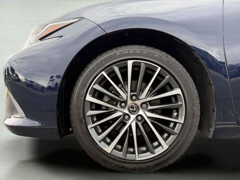 Certified 2024 Lexus ES 350 w/ Premium Package FWD image 30