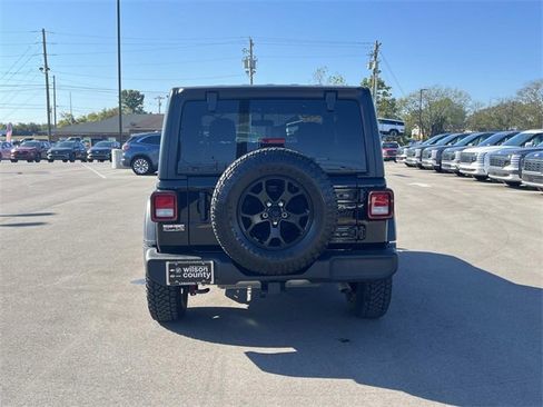 Used 2022 Jeep Wrangler Willys image 6