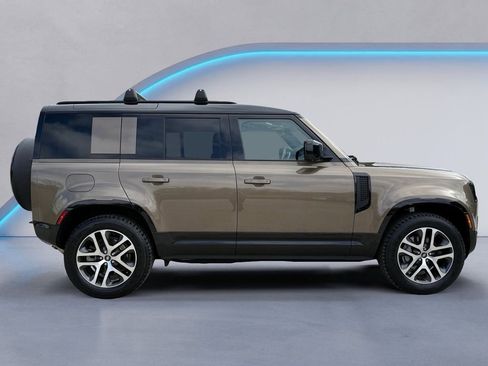 Used 2025 Land Rover Defender 110 X-Dynamic SE AWD/4WD image 6