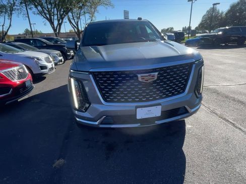 New 2026 Cadillac Escalade Luxury w/ Touring Package image 3