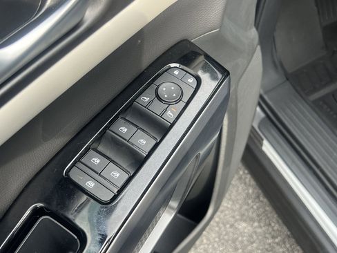 New 2026 Nissan Pathfinder SL FWD image 14