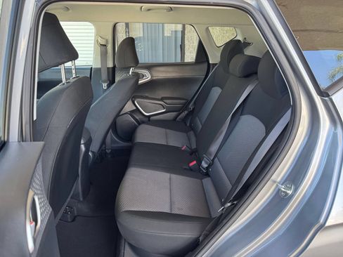 Used 2025 Kia Soul LX w/ LX Technology Package FWD image 23