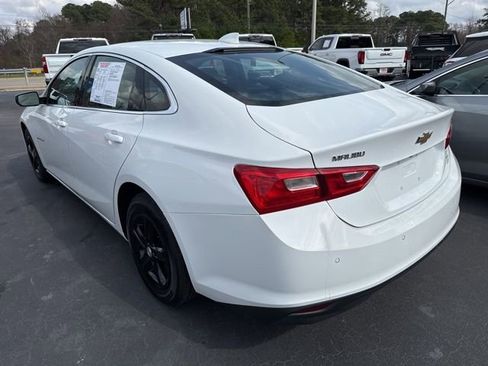 Used 2024 Chevrolet Malibu LT image 3