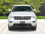 Used 2020 Jeep Grand Cherokee Laredo image 2
