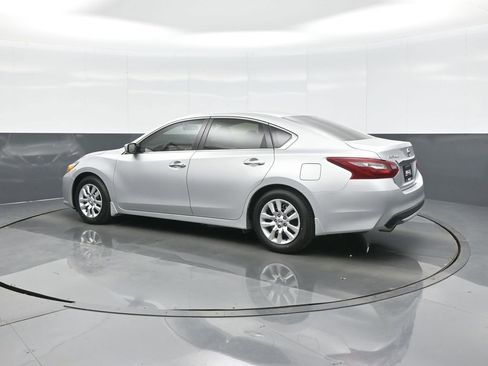 Used 2018 Nissan Altima 2.5 S w/ S Convenience Package image 5