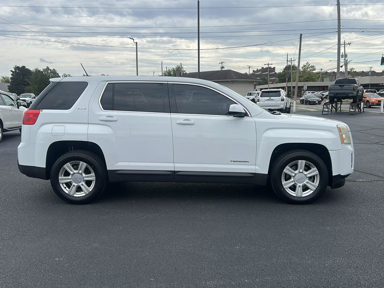 Used 2014 GMC Terrain SLE FWD image 4
