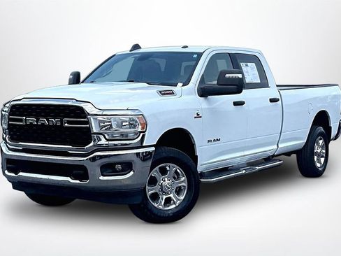 Used 2024 RAM 3500 Big Horn AWD/4WD image 3