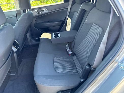 Used 2023 Kia Sportage LX AWD/4WD image 32