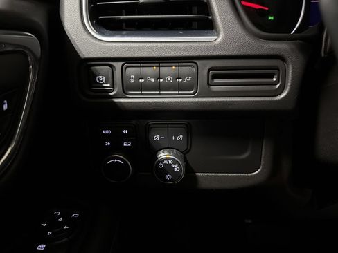 Used 2021 Chevrolet Tahoe LT AWD/4WD image 18