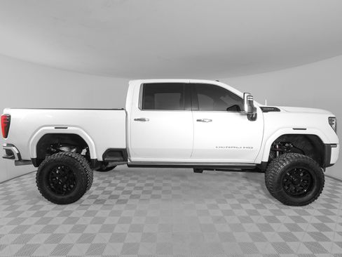 Used 2025 GMC Sierra 2500 Denali Ultimate w/ Max Trailering Package AWD/4WD image 5