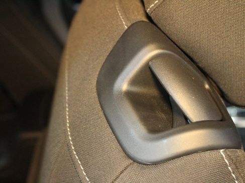 Used 2018 Chevrolet Camaro LT image 10