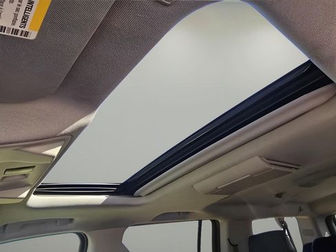 Used 2019 GMC Yukon XL Denali w/ Denali Ultimate Package image 24