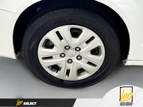 Used 2019 Dodge Grand Caravan SE FWD image 32