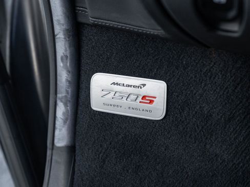 Used 2024 McLaren 750S Spider image 48