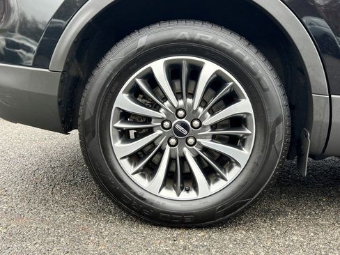 Used 2022 Lincoln Nautilus Reserve image 7