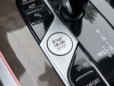 Used 2022 BMW X5 xDrive40i w/ Parking Assistance Package image 31