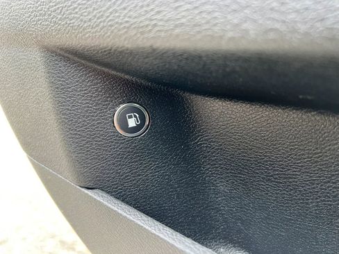 Used 2012 Dodge Charger SE RWD image 25