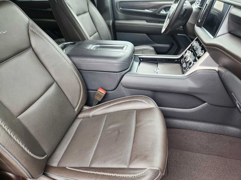 Used 2024 GMC Yukon XL Denali AWD/4WD image 17