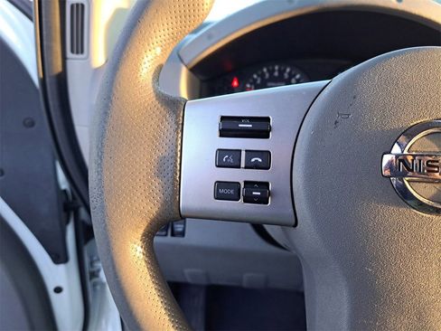 Certified 2021 Nissan Frontier SV image 19