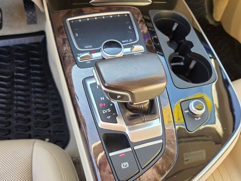 Used 2017 Audi Q7 3.0T Prestige image 28