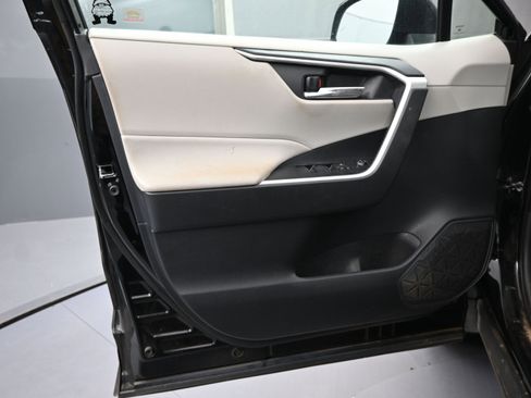 Certified 2022 Toyota RAV4 XLE image 15