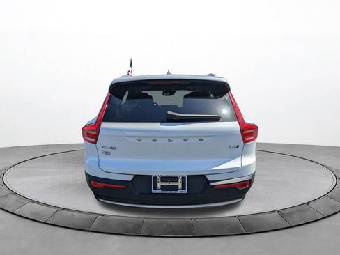 Used 2021 Volvo XC40 T5 Momentum w/ Premium Package image 5