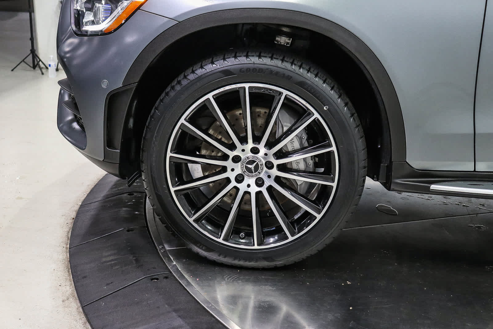 Used 2022 Mercedes-Benz GLC 300 4MATIC Coupe image 9