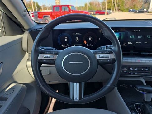 Used 2024 Hyundai Kona SEL image 12