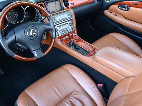 Used 2005 Lexus SC 430 Convertible image 12