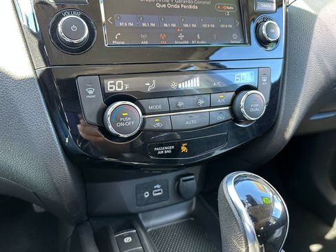 Used 2022 Nissan Rogue Sport SL FWD image 28