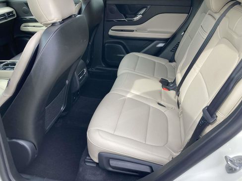 New 2026 Lincoln Corsair Premiere image 17