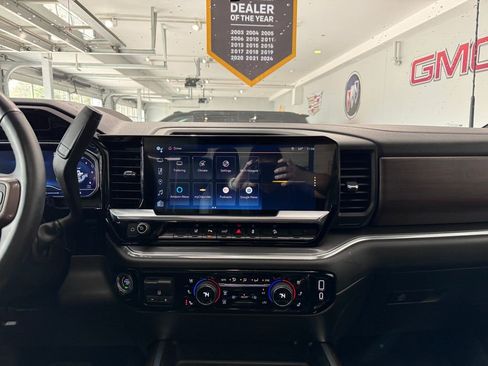 Certified 2024 Chevrolet Silverado 2500 High Country w/ High Country Premium Package AWD/4WD image 17
